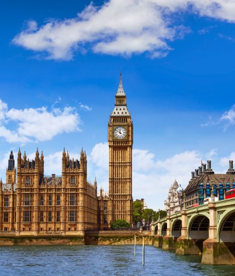 _london clock tower in uk